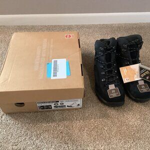 Women's Hiking Boots, Hagwag — Banks SF Extra Lady GTX, never been worn